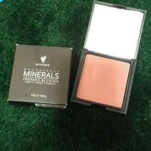 Younique pressed blush